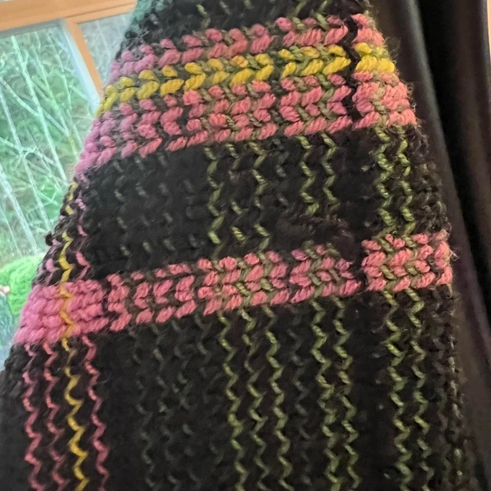 Vintage Y2K Max Mara Weekend Multicolor Plaid Intarsia Knit scarf black pink